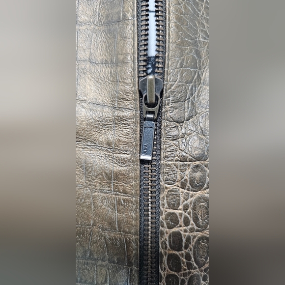 CHICO'S Womens 100% Leather Metallic Reptil Print Zip Front Pockets Jacket Sz 2 - Picture 3 of 16